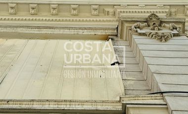 Edificio patrimonial en el centro de Valparaíso