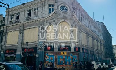 Edificio tradicional en el centro de Valparaíso