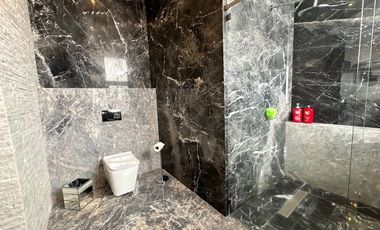 Casa Inteligente en Venta con Alberca, Ayamonte, Zapopan, Campo de golf.