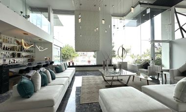 Casa Inteligente en Venta con Alberca, Ayamonte, Zapopan, Campo de golf.