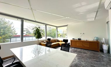Casa Inteligente en Venta con Alberca, Ayamonte, Zapopan, Campo de golf.