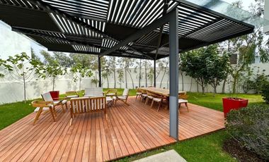 Casa Inteligente en Venta con Alberca, Ayamonte, Zapopan, Campo de golf.