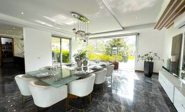 Casa Inteligente en Venta con Alberca, Ayamonte, Zapopan, Campo de golf.