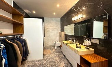 Casa Inteligente en Venta con Alberca, Ayamonte, Zapopan, Campo de golf.