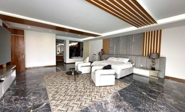 Casa Inteligente en Venta con Alberca, Ayamonte, Zapopan, Campo de golf.