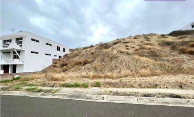 Lote vista al mar dentro de la Urb. Ciudad del Mar,