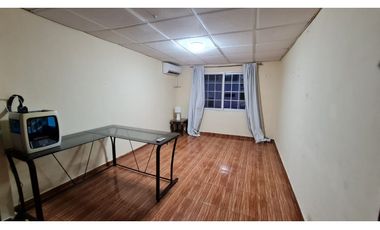 Se Alquila Casa Amoblada en Condado Del Rey $ 1.500 AB