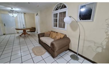 Se Alquila Casa Amoblada en Condado Del Rey $ 1.500 AB