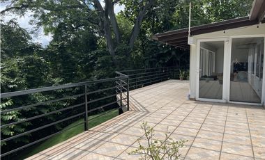 Renta y venta Casa en Cerro Ancón (AA)