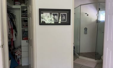 Renta y venta Casa en Cerro Ancón (AA)