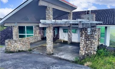 Se Vende Moderna Casa en la Urbanización Las Nubes del Valle de Antón