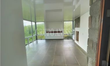 Se Vende Moderna Casa en la Urbanización Las Nubes del Valle de Antón