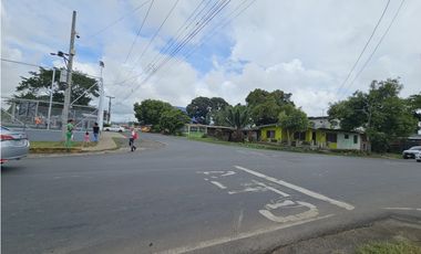 Venta de terreno comercial en La Chorrera (DR)
