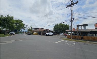 Venta de terreno comercial en La Chorrera (DR)