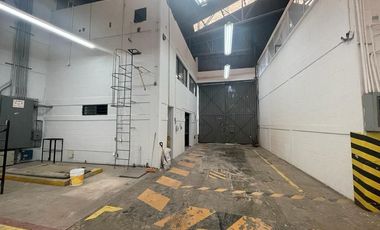 BODEGA COMERCIAL EN RENTA EN CALZADA LA VIGA