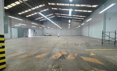 BODEGA COMERCIAL EN RENTA EN CALZADA LA VIGA
