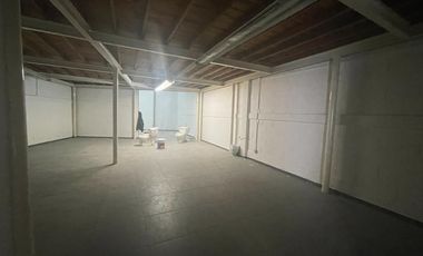 BODEGA COMERCIAL EN RENTA EN CALZADA LA VIGA