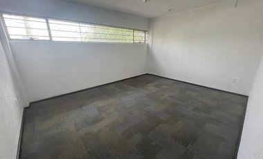BODEGA COMERCIAL EN RENTA EN CALZADA LA VIGA