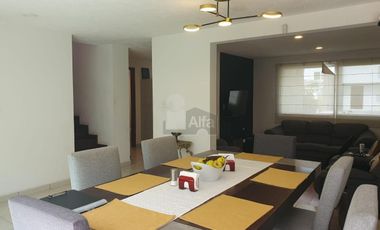 Casa en venta en zona Sur de León en Natura Residencial con jardín excedente!