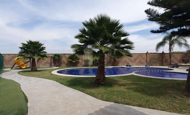 Casa en venta en zona Sur de León en Natura Residencial con jardín excedente!