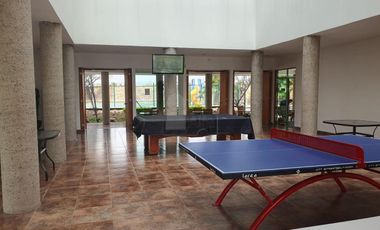 Casa en venta en zona Sur de León en Natura Residencial con jardín excedente!