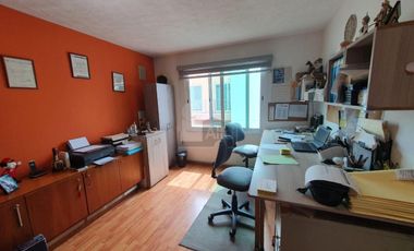 Casa en venta en zona Sur de León en Natura Residencial con jardín excedente!