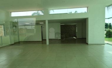 Casa en venta en zona Sur de León en Natura Residencial con jardín excedente!