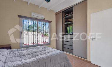 Casa en Beccar de 4 ambientes.