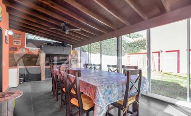 Casa en Beccar de 4 ambientes.