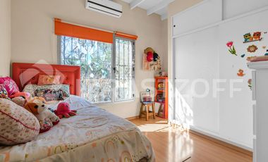Casa en Beccar de 4 ambientes.