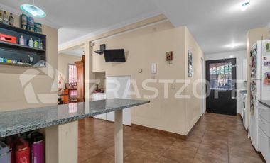 Casa en Beccar de 4 ambientes.