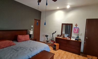 Venta de casa privada Acueducto, Santa Catarina