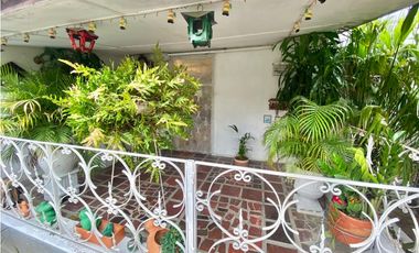 SE VENDE AMPLIA CASA EN EL BARRIO EL JARDIN, SANTA MARTA