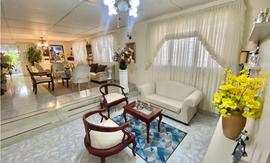 SE VENDE AMPLIA CASA EN EL BARRIO EL JARDIN, SANTA MARTA