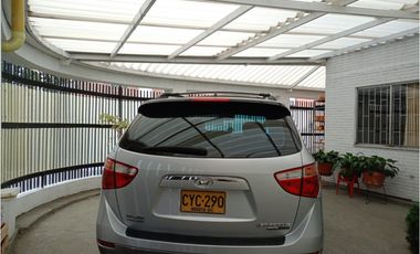 VENTA CASA ESQUINERA SECTOR AMERICAS