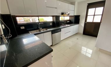 SE VENDE O ARRIENDA CASA CAMPESTRE EN CAJICA