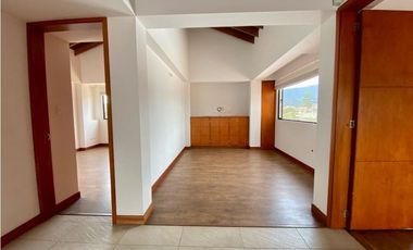 SE VENDE O ARRIENDA CASA CAMPESTRE EN CAJICA