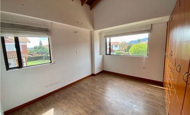 SE VENDE O ARRIENDA CASA CAMPESTRE EN CAJICA