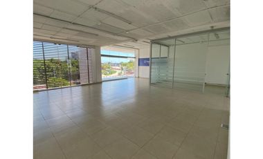 Local comercial u oficina en renta, Plaza Las Velas 100 m2, Cancún