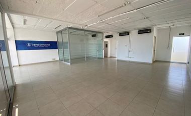 Local comercial u oficina en renta, Plaza Las Velas 100 m2, Cancún