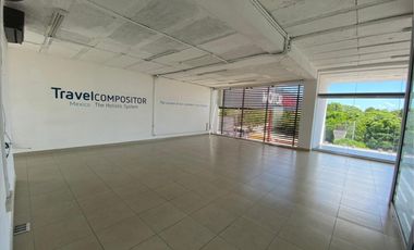 Local comercial u oficina en renta, Plaza Las Velas 100 m2, Cancún