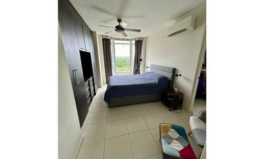 Alquilo apartamento de 112mt en Costa del Este $1550!!!