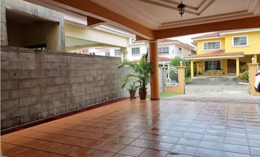 Venta de Casa Altos de Panama (PD)
