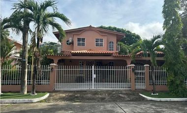 HERMOSA CASA UNIFAMILIAR 4 REC+CBE CONDADO DEL REY