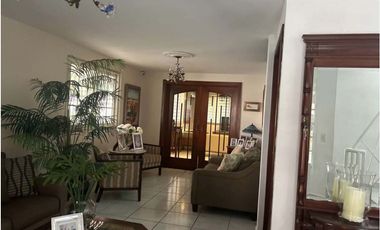 HERMOSA CASA UNIFAMILIAR 4 REC+CBE CONDADO DEL REY