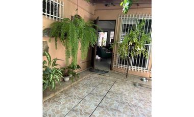 HERMOSA CASA UNIFAMILIAR 4 REC+CBE CONDADO DEL REY
