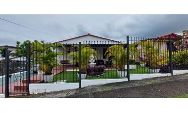 VENDO AMPLIA CASA DE 2 PISOS EN MIRAFLORES $420.000!!!