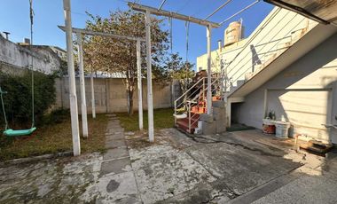 VENTA PH 3 AMB FRENTE JARDIN COCHERA, BERNAL
