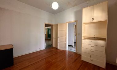 VENTA PH 3 AMB FRENTE JARDIN COCHERA, BERNAL