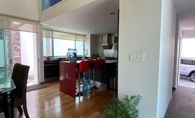 VENDO CASA EN ESQUINA LOMAS DE ANGELOPOLIS 2